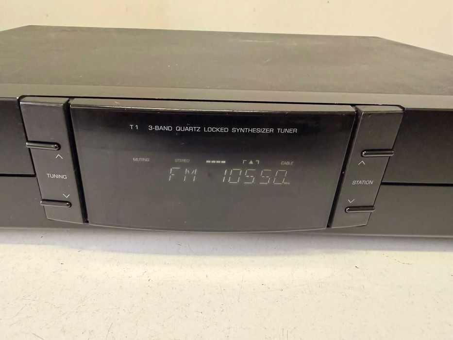 Radio Grundig FineArts Tuner T1 – CD 11 Player – Functionale – Pret Pachet radio + CD 200 lei