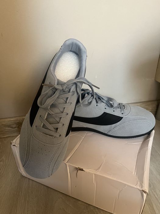 продам новые кроссовки