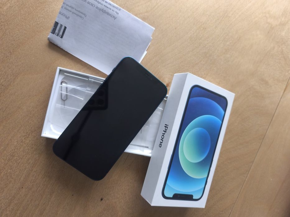 Продам iPhone 12