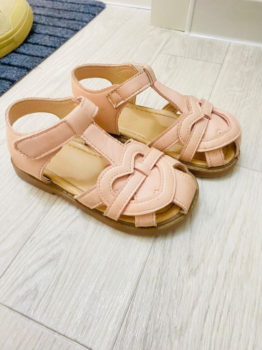 Продам кроксы и сандали детские