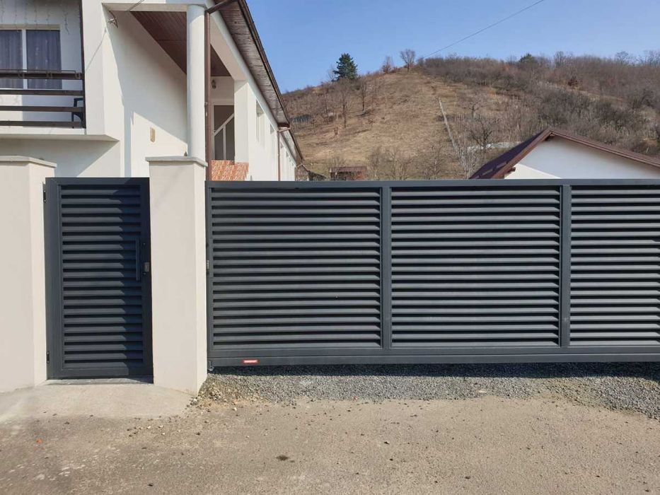 Garduri si porti din panou stil jaluzele, sipca metalica, tabla cutata