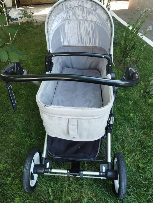 Продам детскую коляску 2 в 1