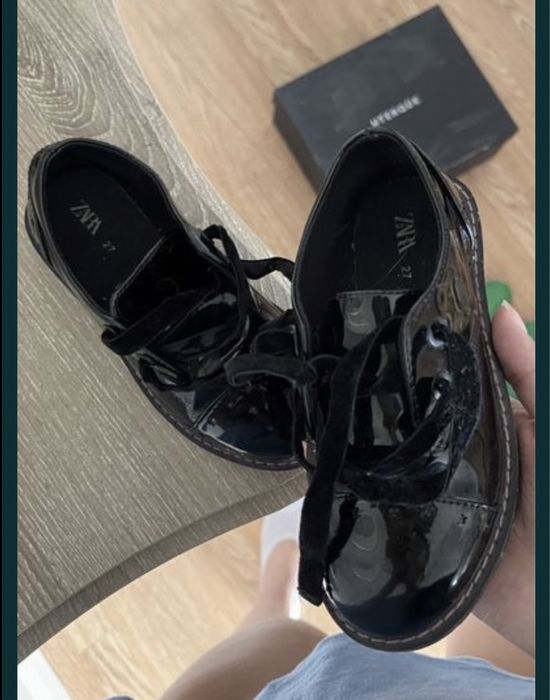 Лаковые туфли 27 размер. Состояние новых. Фирма Zara