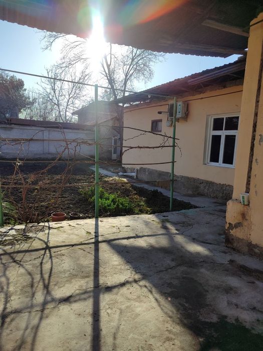 Srochna Zangiota Boģzorda 6 sotuxli 6 xonali havosi toza uy sotiladi