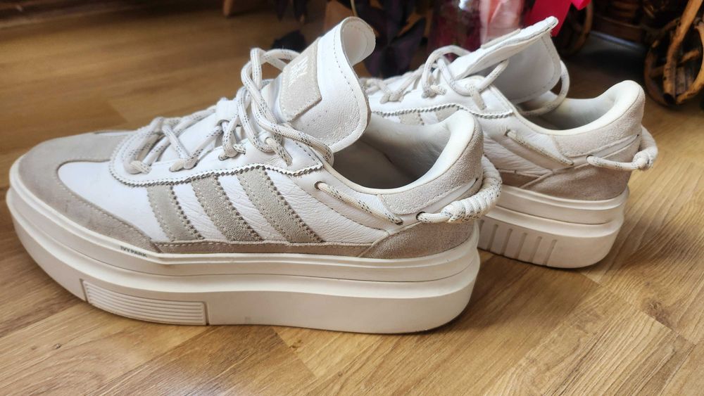 Сникърси adidas & Beyonce, намаление, 100лв