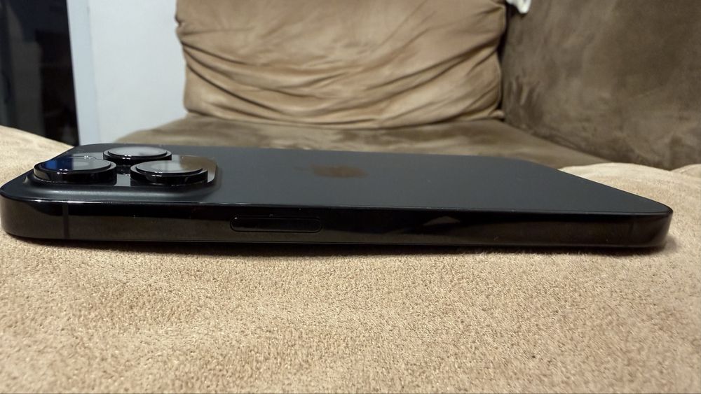 Продавам iPhone 14 pro 128 gb space black