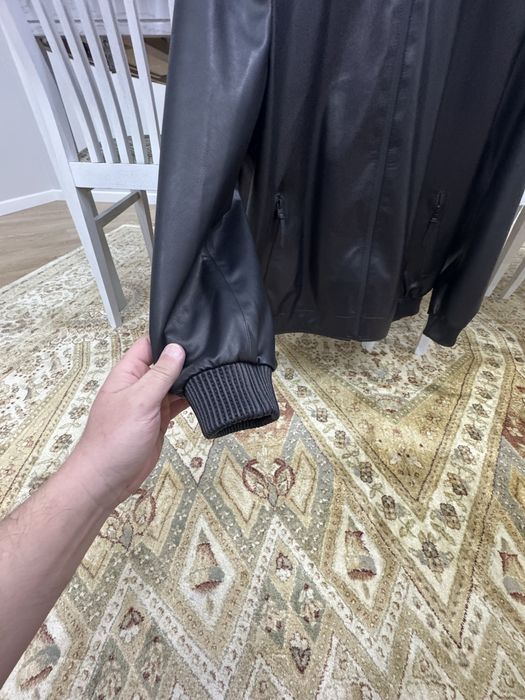 Продам кожаную куртку