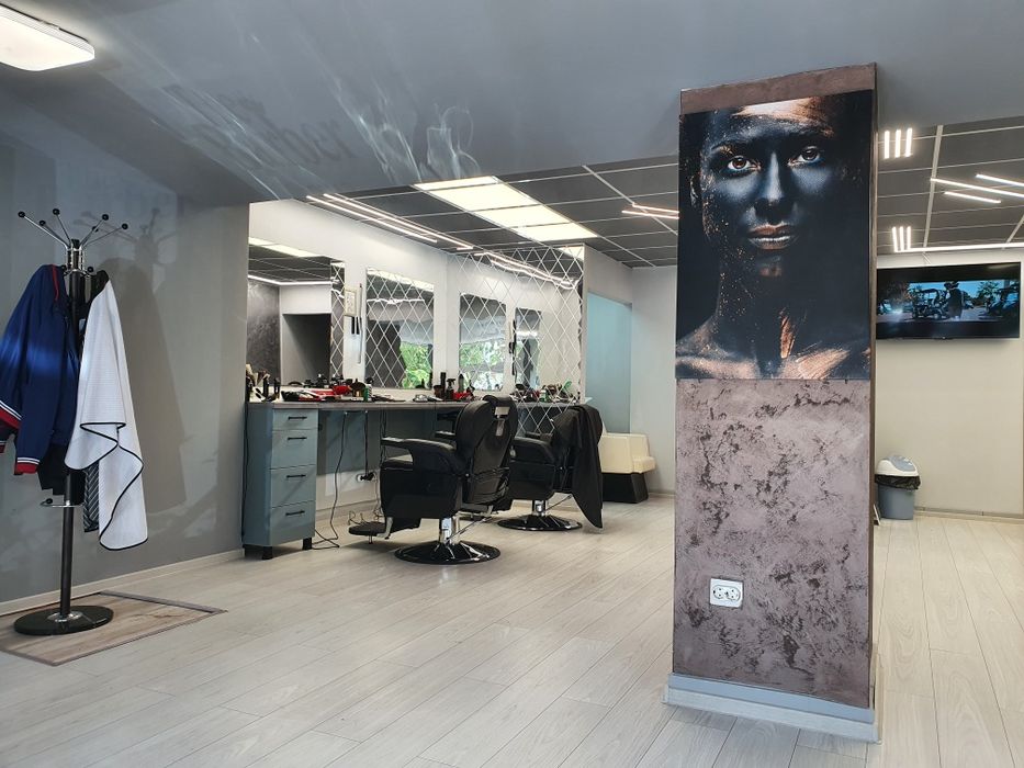 Închiriez scaun frizerie