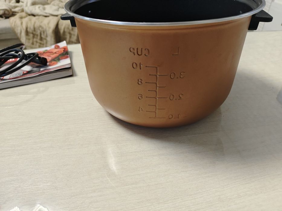 Продам мультиварку REDMOND RMC-M90