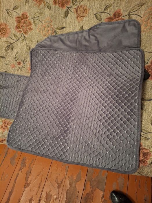 Продам чехол на автомобильное сиденье