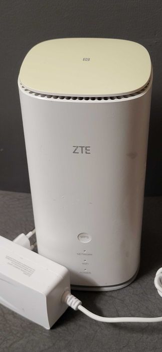 Router wireless ZTE MC888 Pro 5G, Wi-Fi 6, 5400 Mbps, alb liber de retea