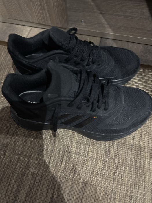 Адидас маратонки оригинални