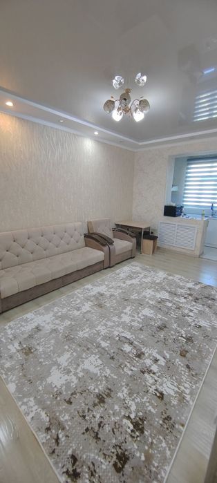 Срочно продам чиланзар 10.  Двух комнатная.  Зеркалка