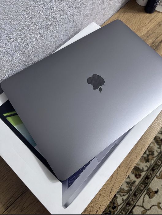 Apple Macbook Air M1 8/256