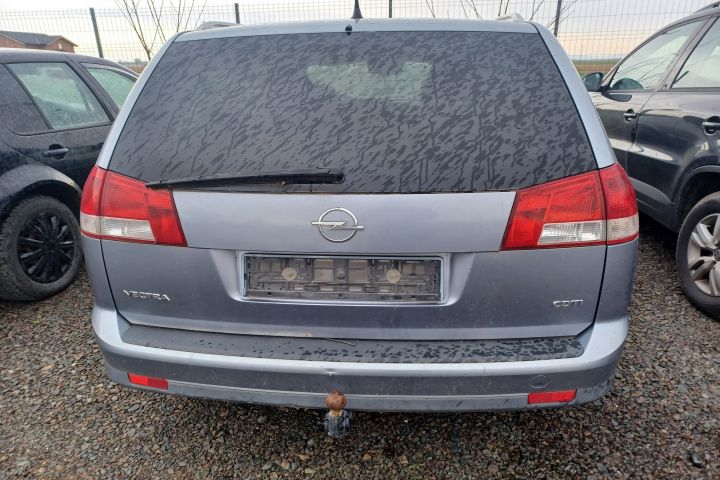 Dezmembrez Opel Vectra C