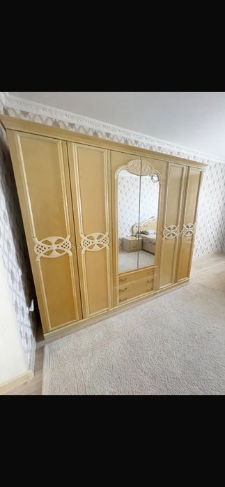 Продам спальный гарнитур