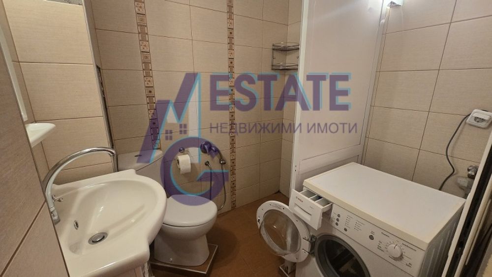 Двустаен, преустроен на тристаен