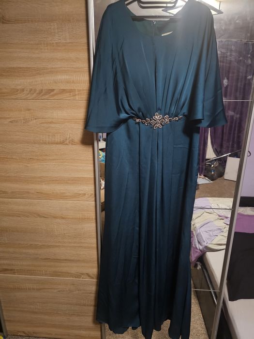 Rochie elegantă de seară – verde smarald – stare impecabilă
