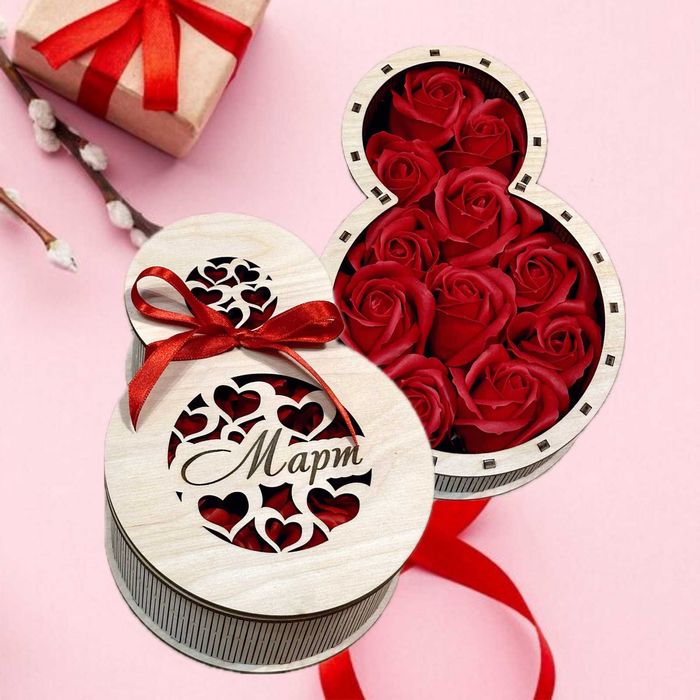 Уникални подаръци за 8 март – за колежка, учителка и приятелка