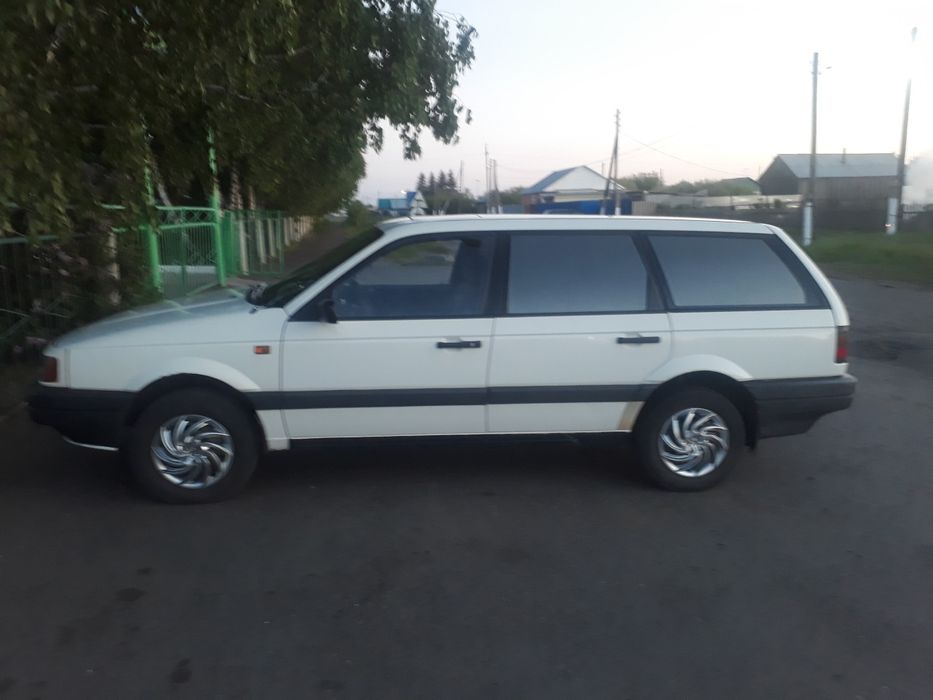 Продам пассат б3 моно гур 1.8