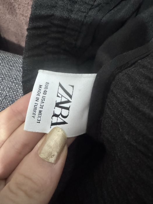Vand pantaloni+ camasa barbati Zara