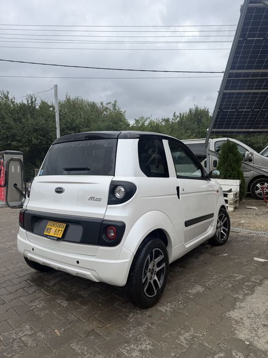 //Microcar//m.go