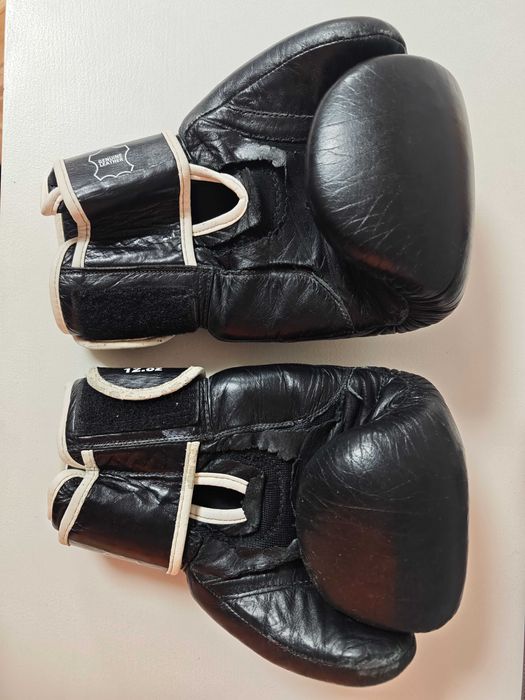 Боксерские перчатки