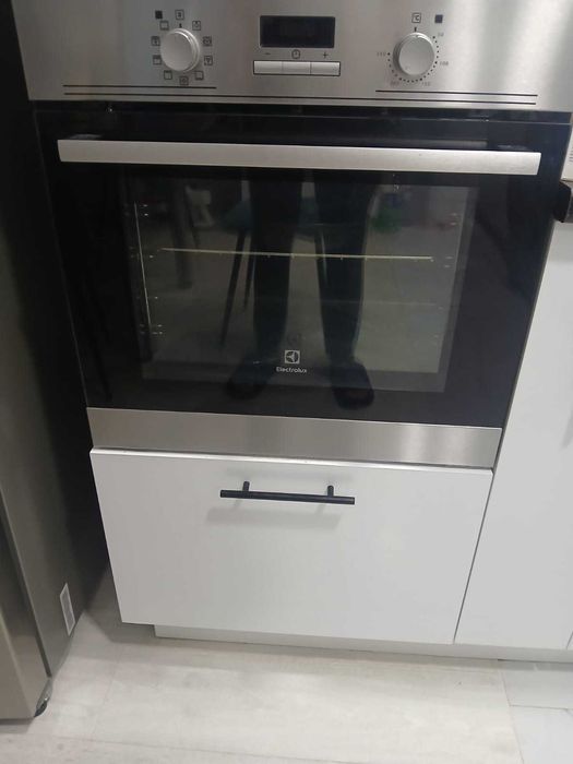 Продам  мебель и технику