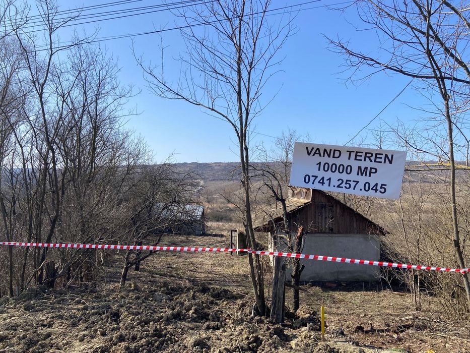 Vand teren la stradă in comuna Schitu Duca.