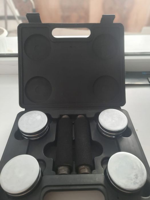 Продам гантели в кейсе