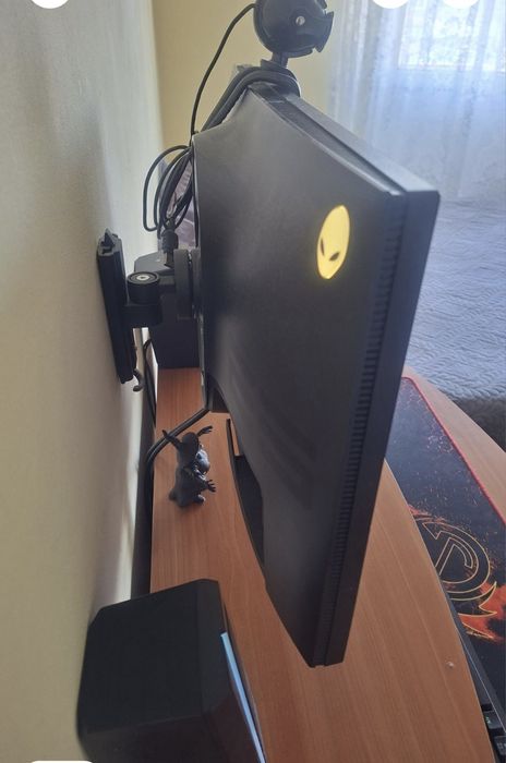 Calculator game vine împreună cu monitor alienware 24.5 360hz 4500lei