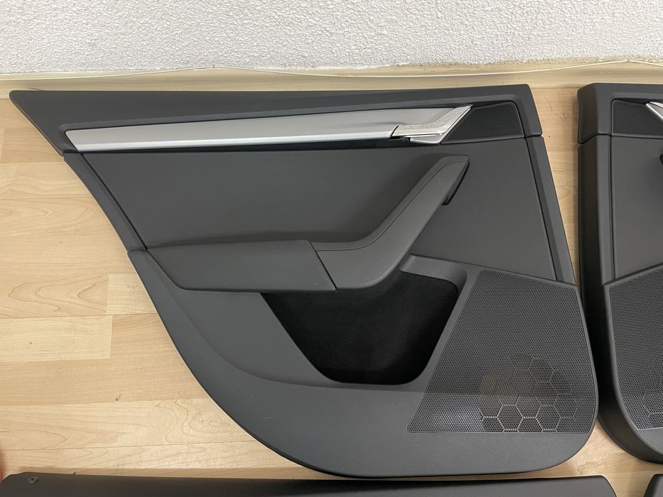 Интериорни кори за Skoda Octavia 3