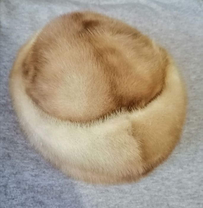 Продаю женскую норковую шапку