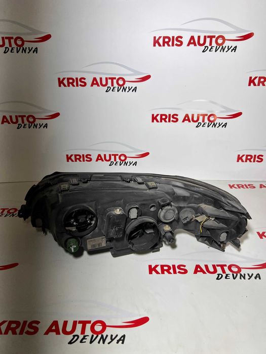 Десен фар за Volvo V70 / Волво В70 2005г