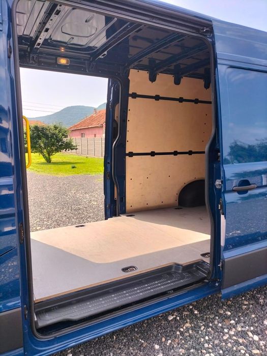 Închiriez autoutilitara/duba,3,5 tone categoria B