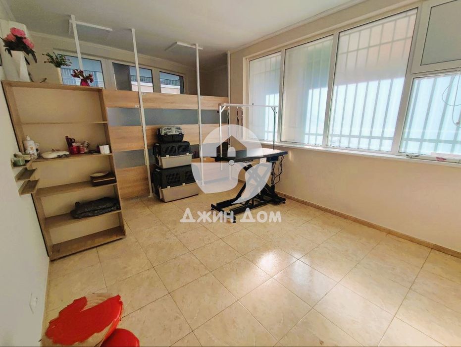 Продава се Офис в Бургас, Лазур - 35 кв.м за 1715 €/кв.м - Снимка #1