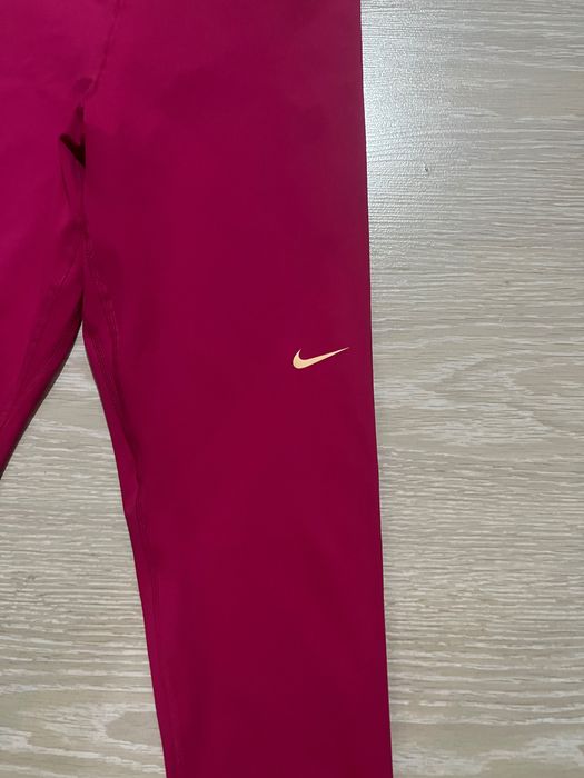 Клин  Nike  Pro,чисто нов