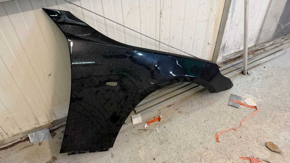 Преден капак и десен калник за БМВ Е60 / BMW E60