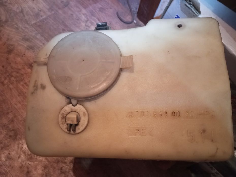 Бачок омывателя стекла на Мерседес, бачок омывателя, Мерседес С- ка