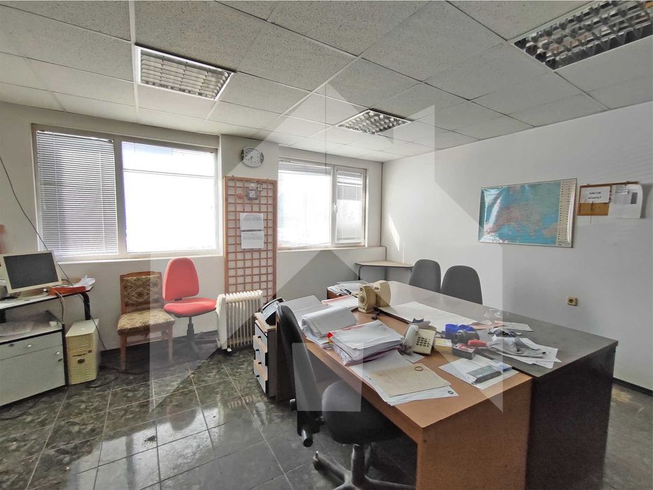 Продава ПРОИЗВОДСТВЕНО складова БАЗА - завод 4,5 ДКА в гр. Нови пазар.