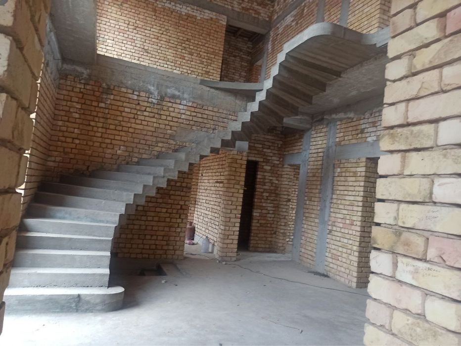 Hovli sotiladi 5.2 sotiq