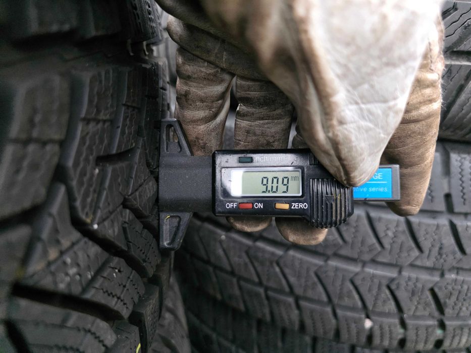 4бр Като нови зимни гуми 225 45 17 - Dunlop