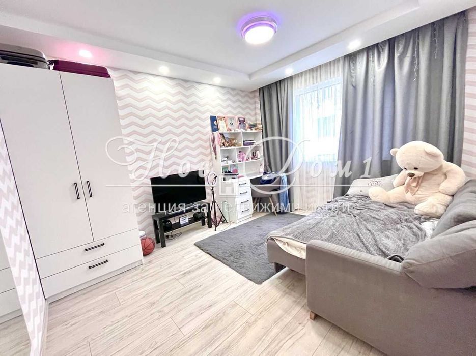 Продава се Тристаен апартамент в Варна, Бриз - 100 кв.м за 2435 €/кв.м - Снимка #6