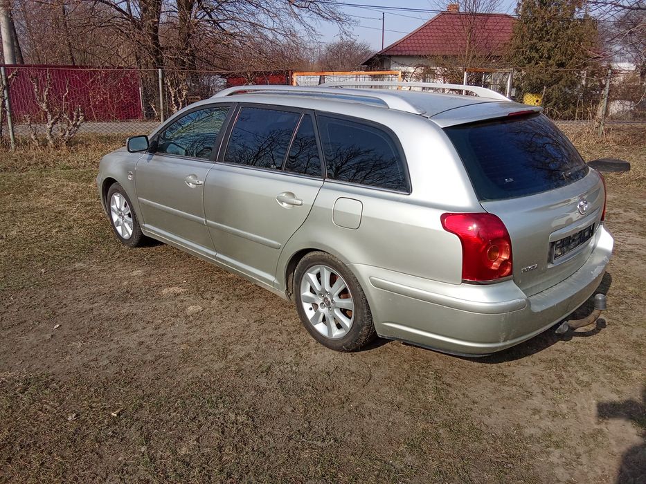Toyota Avensis 2.0  pentru dezmembrări!