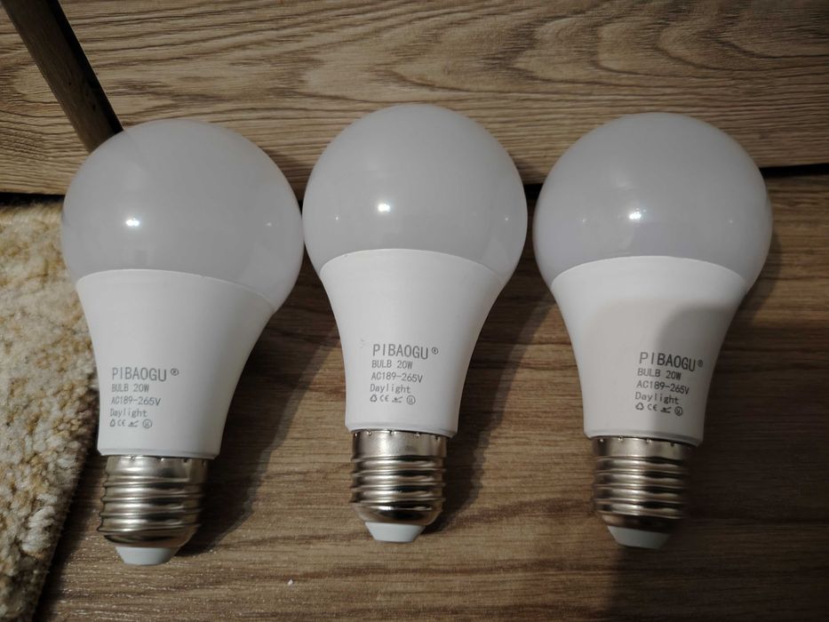 Bec led 20W , lumina alba , fasung E 27 normal , 28 lei 2 bucati