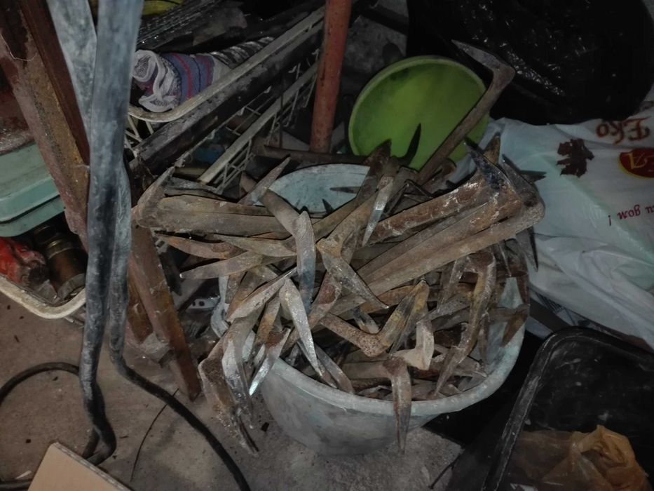 Скоби за покриви ковани