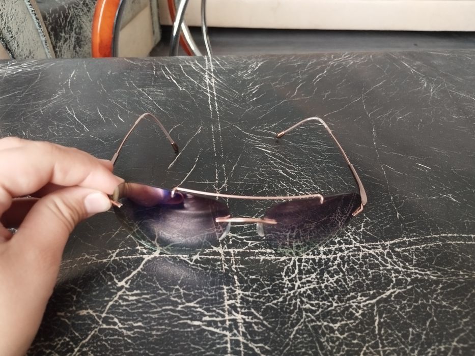 Продавам очила на Шанел с калъф