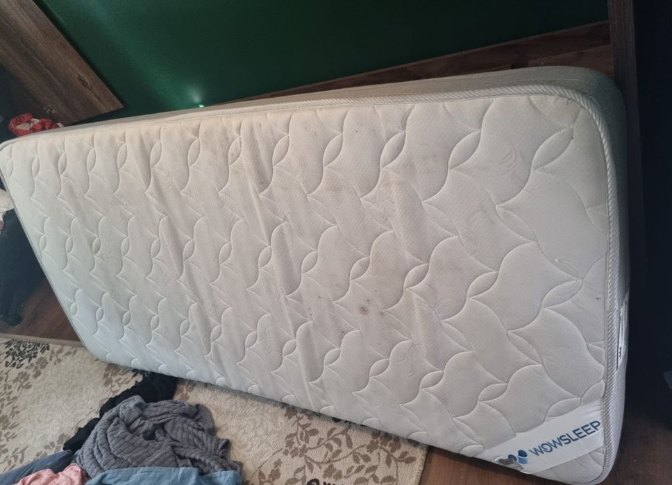 Продам кровать с матрасом