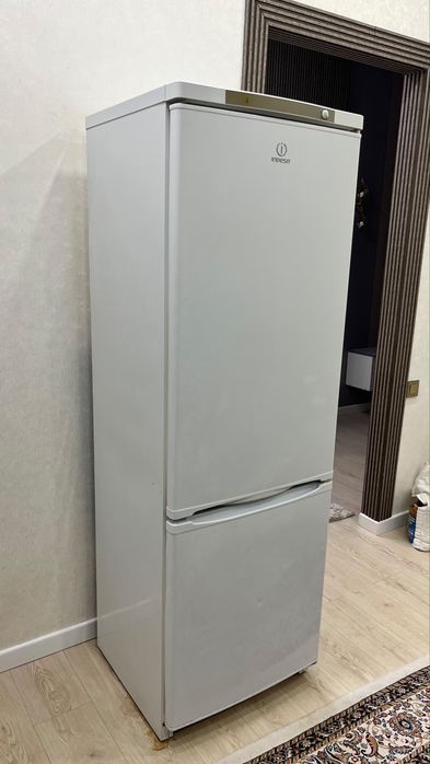 Indesit холодильник