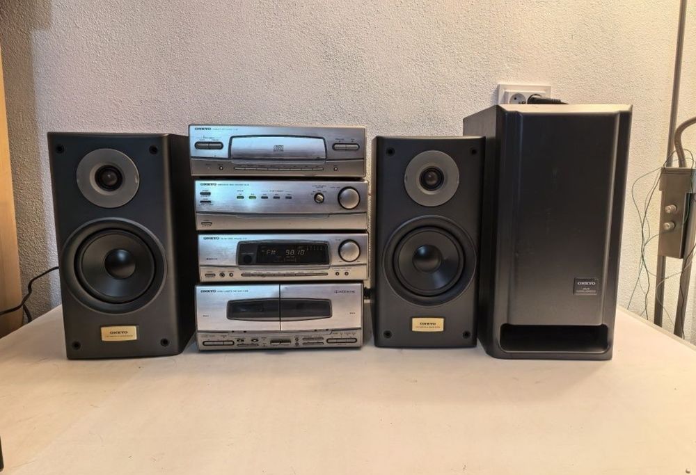 Amplificator Onkyo cd-player, deck, tuner, boxe